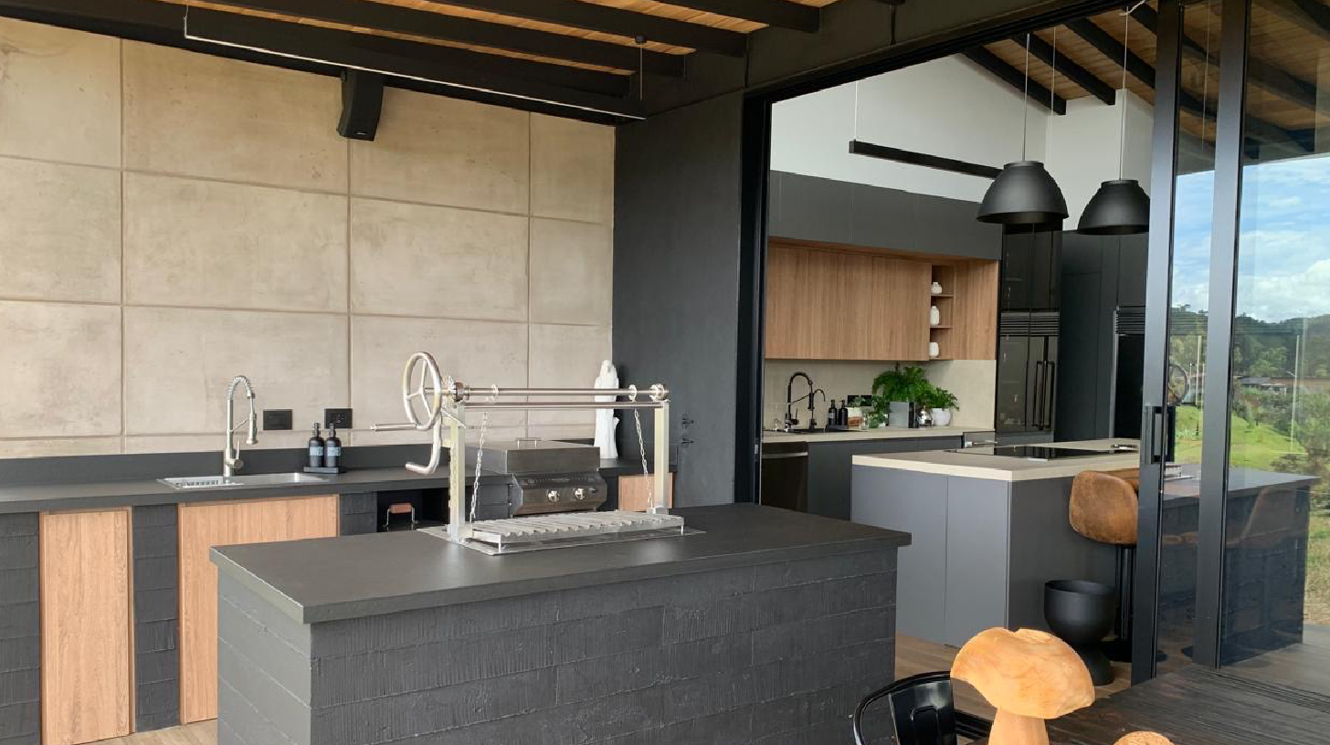 Descubre ideas de proyectos BBQ para terrazas modernas en Colombia con asador de acero inoxidable, diseño funcional y máxima durabilidad.