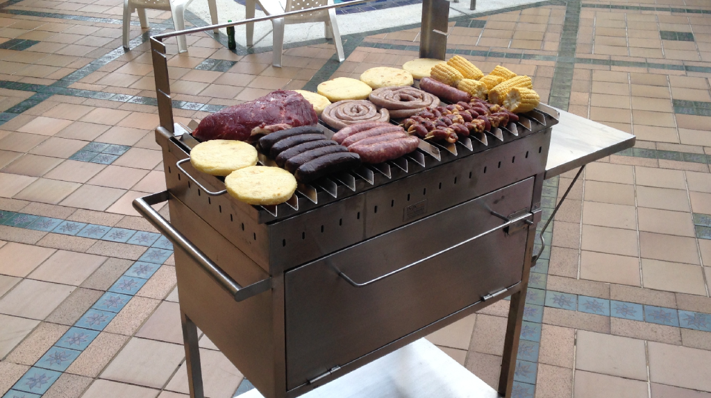 Aprende cómo limpiar tu asador de acero inoxidable sin dañarlo, qué productos usar y qué errores evitar para conservar su brillo, higiene y durabilidad en tu zona BBQ.